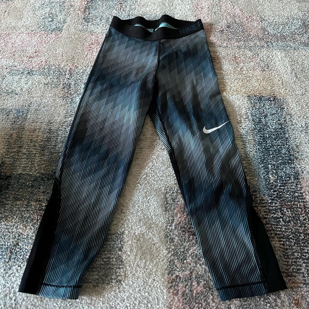 Nike cropped leggings